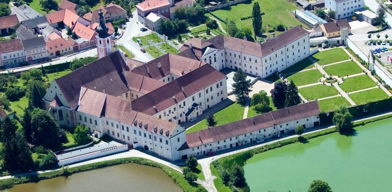Stift Geras – Luftaufnahme (c) Stift Geras 1604×788