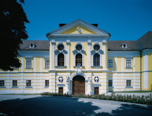 Kloster Geras - Marmorsaal Torbogen von Joseph Munggenast