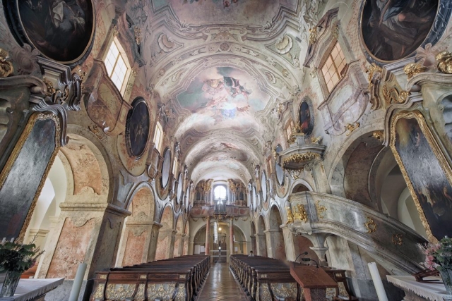 Kloster Geras - Kirche Mittelschiff (c) Wunderer